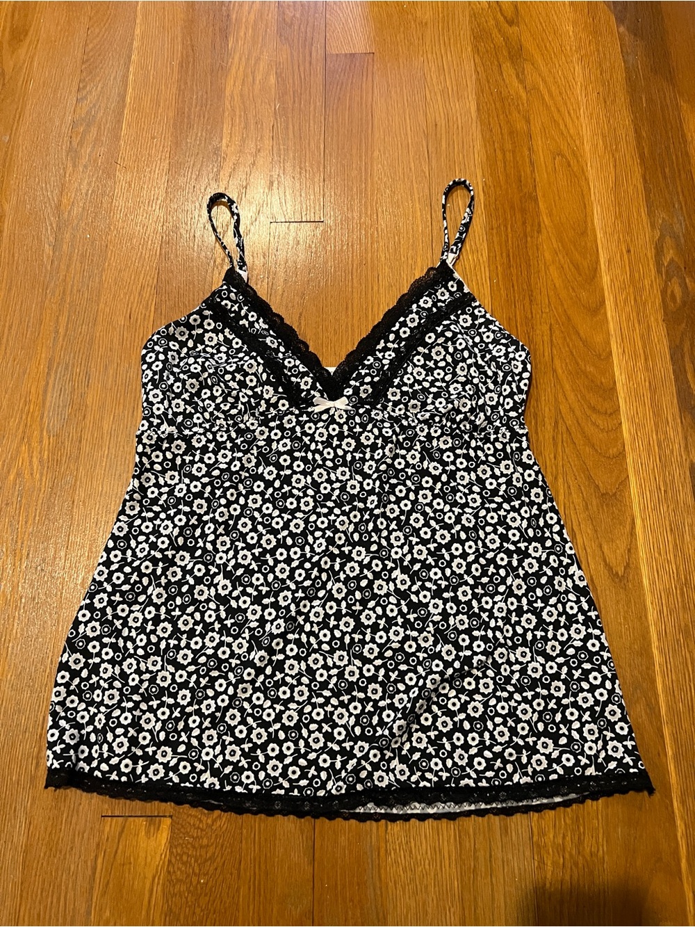 Marilyn Monroe Black & White Floral Lace-Trim Chemise